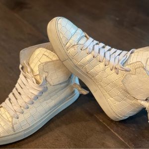 Mens White Buscemi